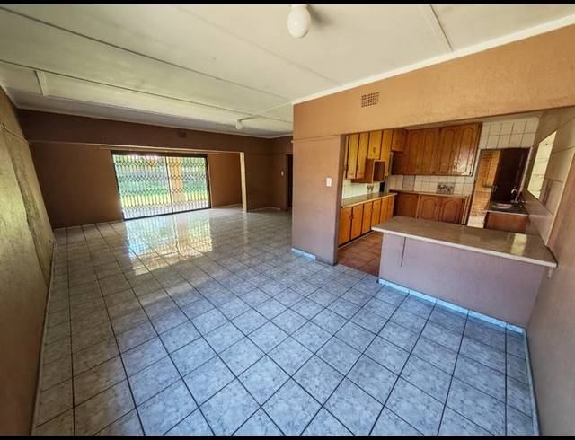 3 BEDROOM HOUSE FOR SALE IN VANDERBIJLPARK SE 1